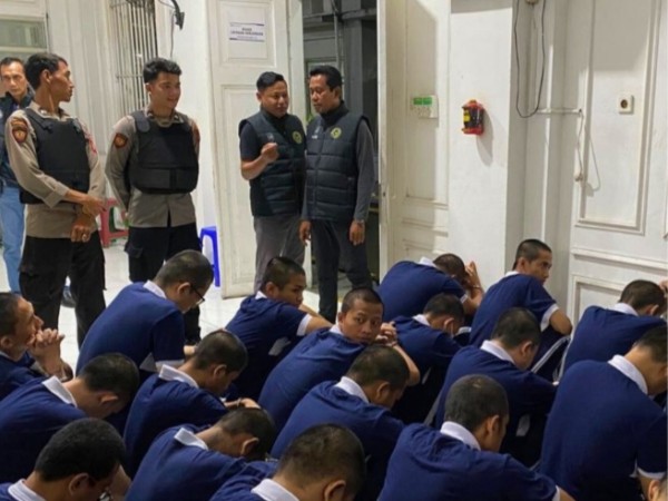 Putus Mata Rantai Narkoba, Lapas Narkotika Jakarta Pindahkan 41 Narapidana ke Nusakambangan