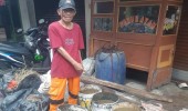 Kelurahan Angke Manfaatkan Limbah Pemotongan Hewan Kurban Menjadi Kompos