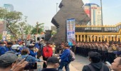 Mahasiswa Serbu Mapolda Metro Jaya, Ojol dan Warga Geruduk Mako Brimob Kwitang