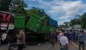 Truk Tronton Tak Kuat Nanjak, Tabrakan Beruntun di Tol Cipularang Km 97A